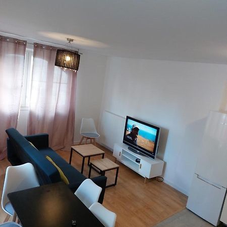 New Regence Apartment Серрі Екстер'єр фото