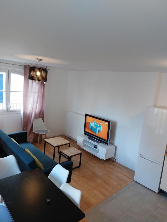 New Regence Apartment Серрі Екстер'єр фото